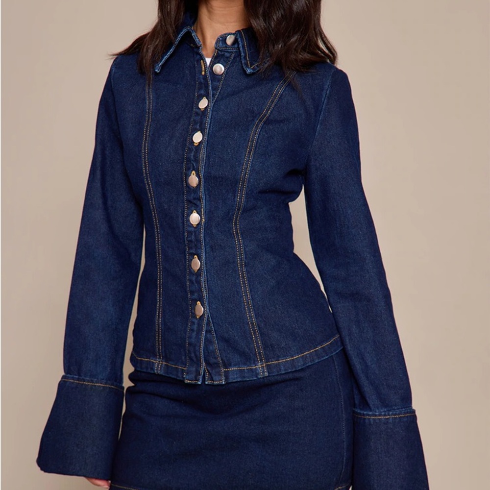 Prettylittlething Petite Indigo Blue Wash Long Sleeve Fitted Denim Shirt